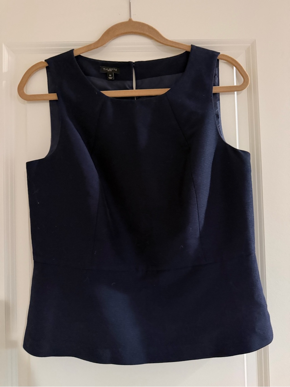 Talbots Petite Peplum Sleeveless Top in Navy Size 8P Like New